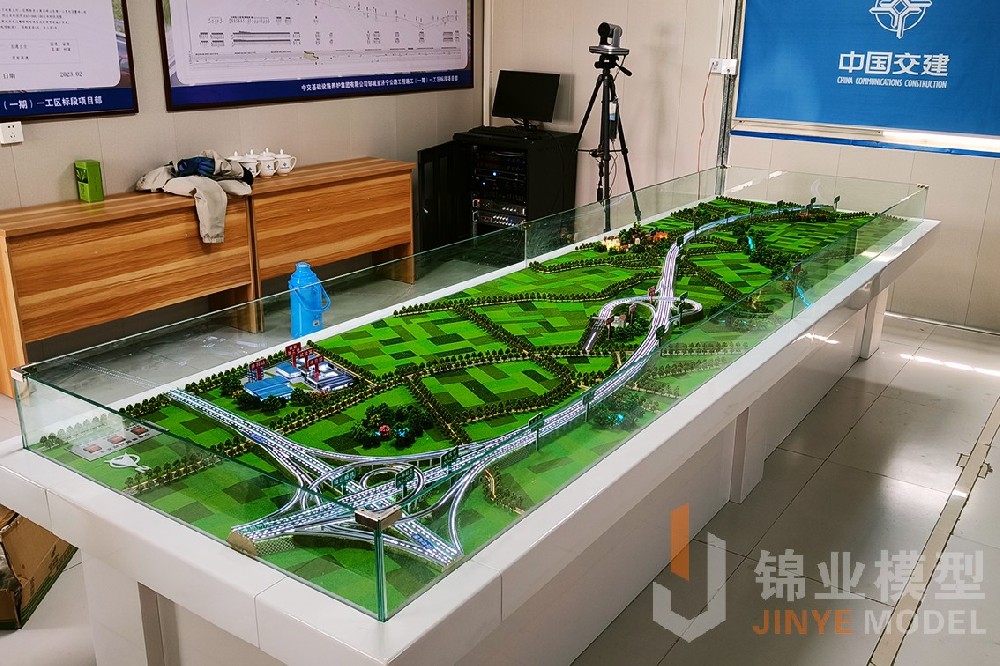 鄒城至高速濟甯公(gōng)路一标段沙盤制作(zuò)安(ān)裝(zhuāng)完畢